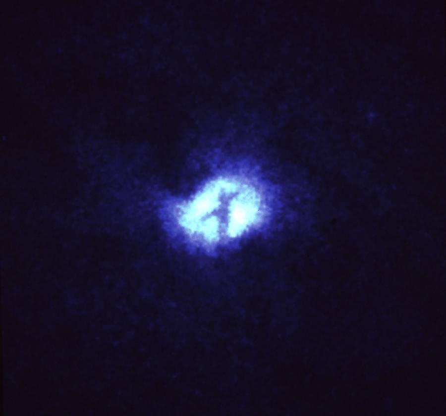 http://upload.wikimedia.org/wikipedia/commons/a/af/M51_whirlpool_galaxy_black_hole.jpg